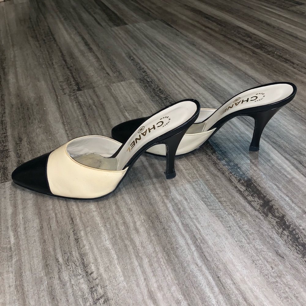 Chanel Mules Nude / Black Slip On Heel
